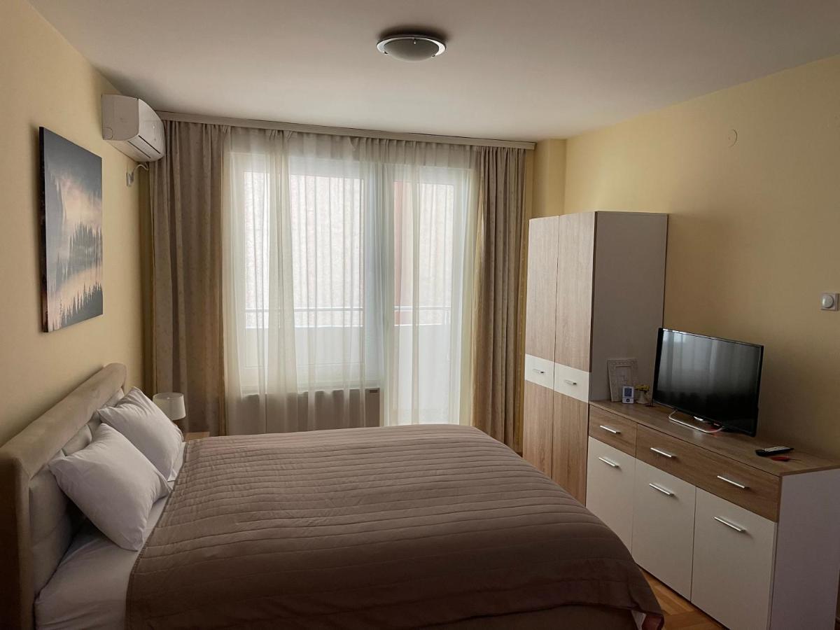 Trident Apartments 2 นิส ภายนอก รูปภาพ